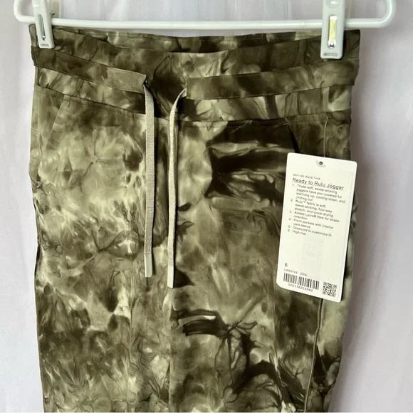 Lululemon High-Rise Jogger - Picture 6 of 8